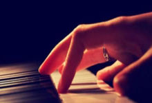 杜兰特：我的拇指整个赛季都不太舒服 但这不会影响我的发挥.